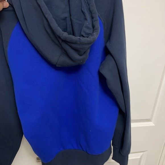 Ellesse hoodie. 8/10 condition. US size Large - Picture 5 of 5